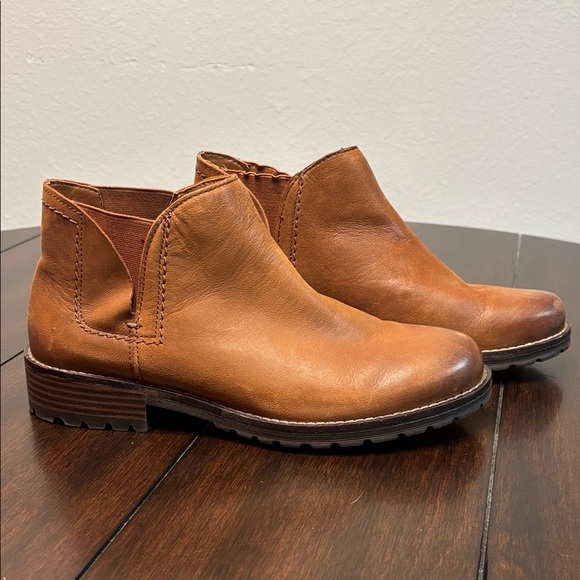 Clarks Shoes - Clark’s boots 7